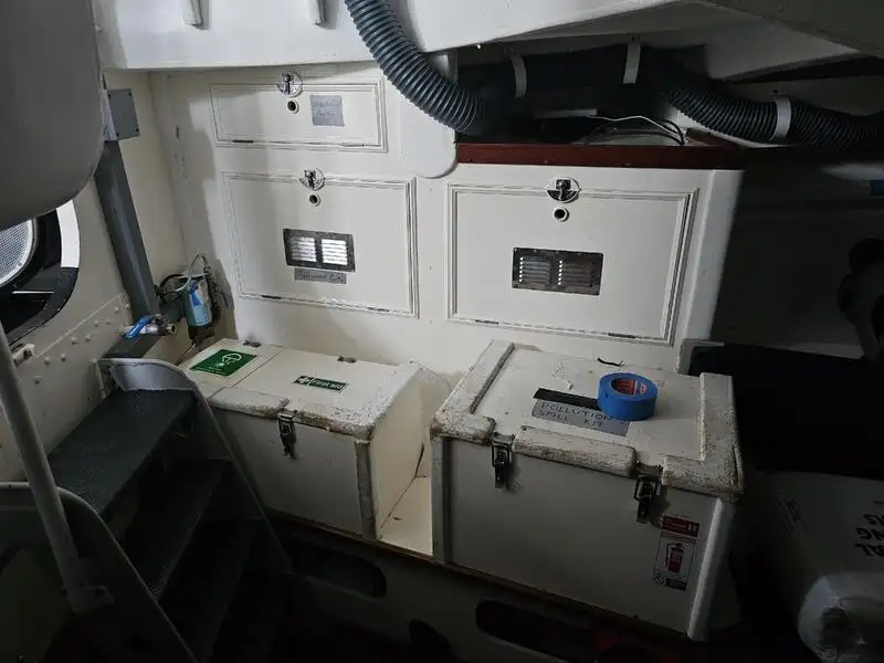लाइफबोट बिक्री के लिए