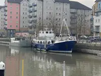 Trawler बेचने के लिए
