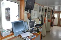 कंटेनर जहाज बिक्री के लिए