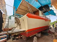 कार्य नौकाएँ बिक्री के लिए