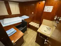 कंटेनर जहाज बिक्री के लिए