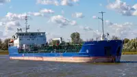 Oil/Chemical tanker बेचने के लिए