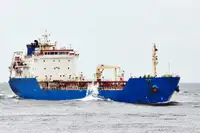 Oil/Chemical tanker बेचने के लिए