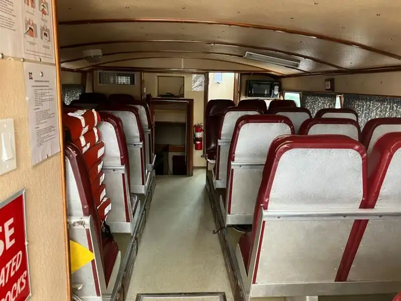 क्रू बोट बिक्री के लिए