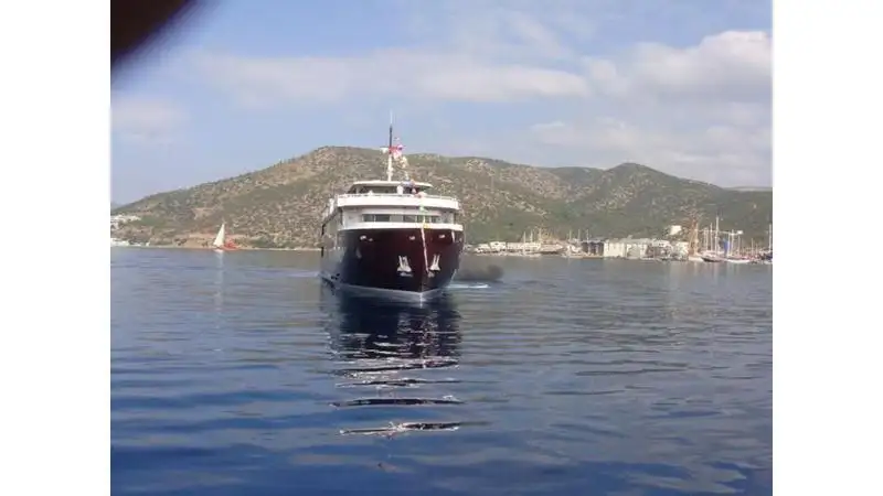 क्रूज जहाज बिक्री के लिए