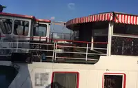 कंटेनर जहाज बिक्री के लिए