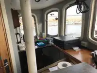 Trawler बेचने के लिए