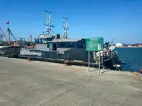 कंटेनर जहाज़ बेचने के लिए