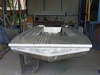 कार्य नौकाएँ बिक्री के लिए