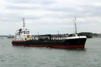 Oil/Chemical tanker बेचने के लिए