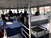 गश्ती नाव बिक्री के लिए