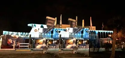 क्रूज जहाज बिक्री के लिए
