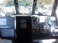 चालक दल की नाव बेचने के लिए