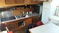 क्रू बोट बिक्री के लिए