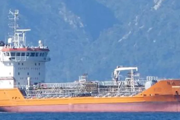 Oil/Chemical tanker for sale