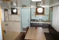 कार्य नौकाएँ बिक्री के लिए