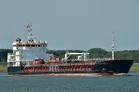 Oil/Chemical tanker बेचने के लिए