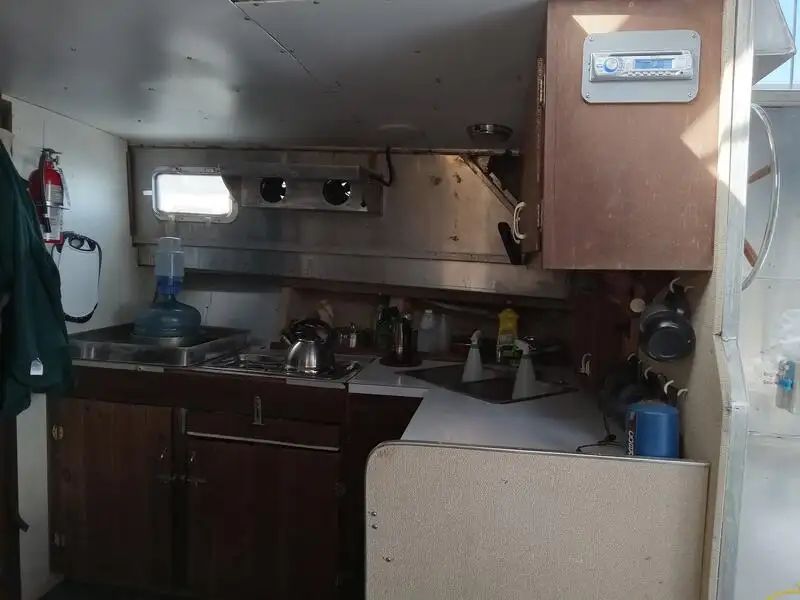 क्रू बोट बिक्री के लिए