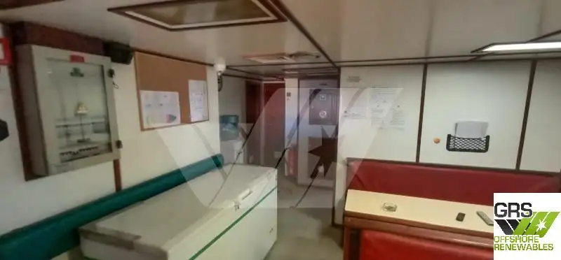 आपूर्ति जहाज बिक्री के लिए