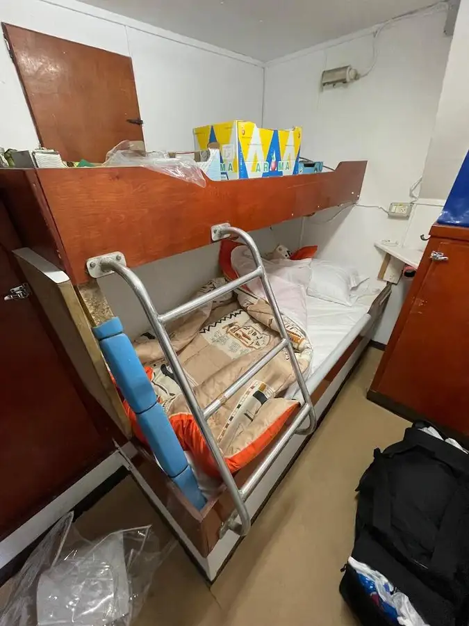 कंटेनर जहाज बिक्री के लिए