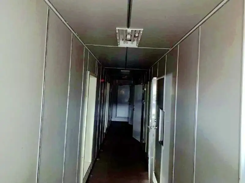 आपूर्ति जहाज बिक्री के लिए