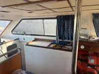 कार्य नौकाएँ बिक्री के लिए