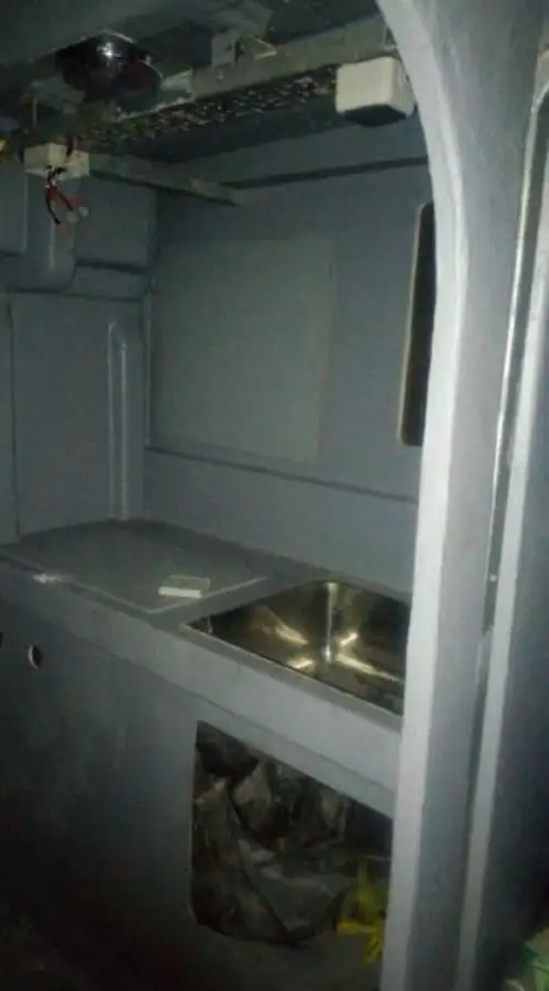 गश्ती नाव बिक्री के लिए