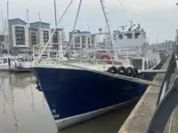 Trawler बेचने के लिए