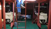 कार्य नौकाएँ बिक्री के लिए
