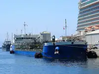 Oil/Chemical tanker बेचने के लिए