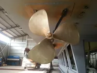पर्यटन नाव बिक्री के लिए