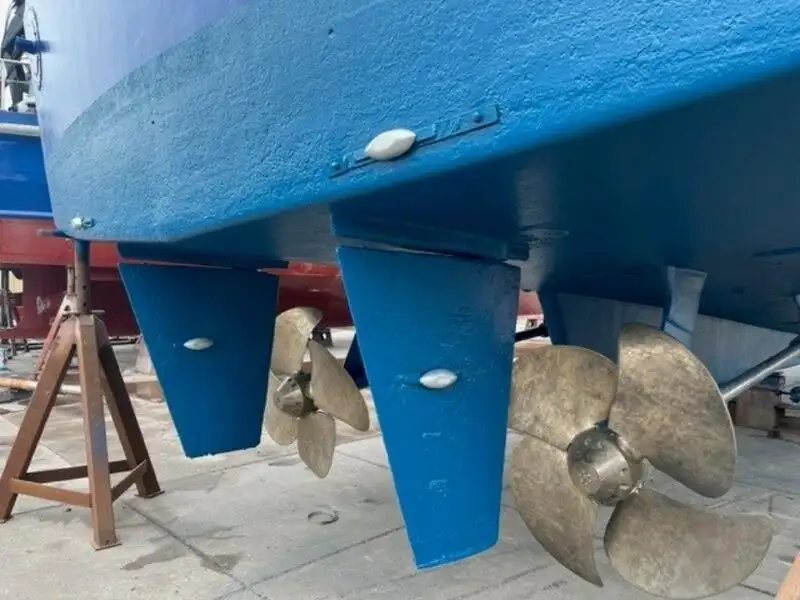 गश्ती नाव बिक्री के लिए