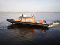 कंटेनर जहाज़ बेचने के लिए