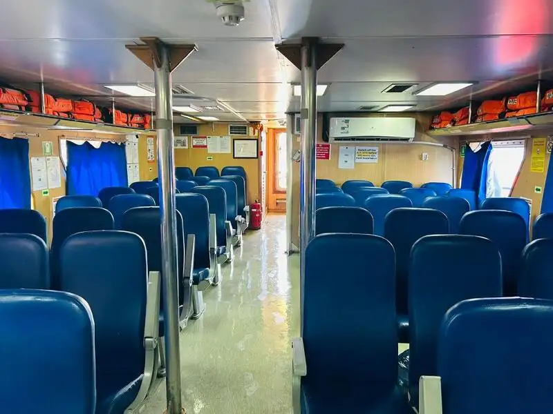 क्रू बोट बिक्री के लिए