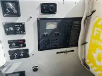 कार्य नौकाएँ बिक्री के लिए