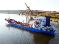 Oil/Chemical tanker बेचने के लिए