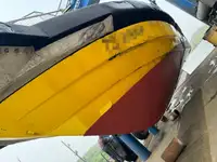 क्रू बोट बिक्री के लिए