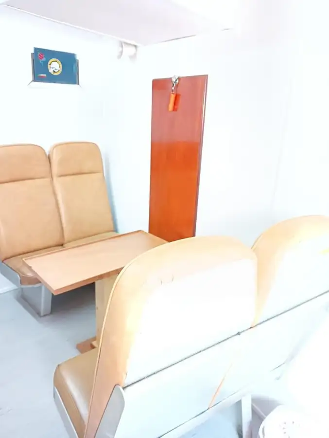 कंटेनर जहाज बिक्री के लिए