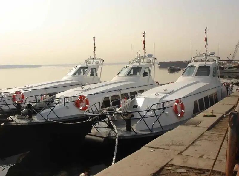 क्रू बोट बिक्री के लिए
