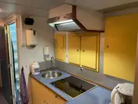 गश्ती नाव बिक्री के लिए
