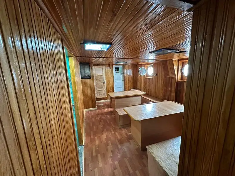 ट्रॉलर बिक्री के लिए