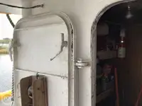 ट्रॉलर बिक्री के लिए