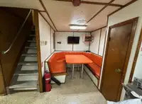 क्रू बोट बिक्री के लिए
