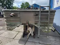 कार्य नौकाएँ बिक्री के लिए