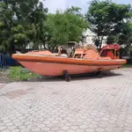 जीवन नौका बेचने के लिए