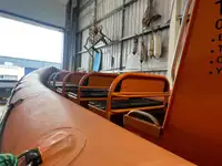 कार्य नौकाएँ बिक्री के लिए