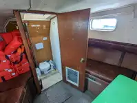 कार्य नौकाएँ बिक्री के लिए