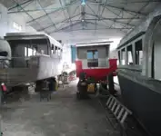 कार्य नौकाएँ बिक्री के लिए