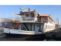 कंटेनर जहाज बिक्री के लिए