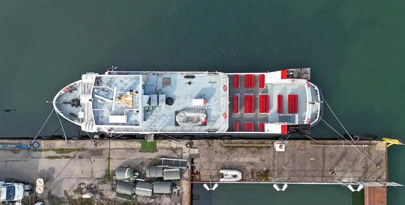 मोटर पोत बेचने के लिए